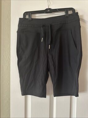 072 Halara nwt Women's Black Drawstring Performance Shorts